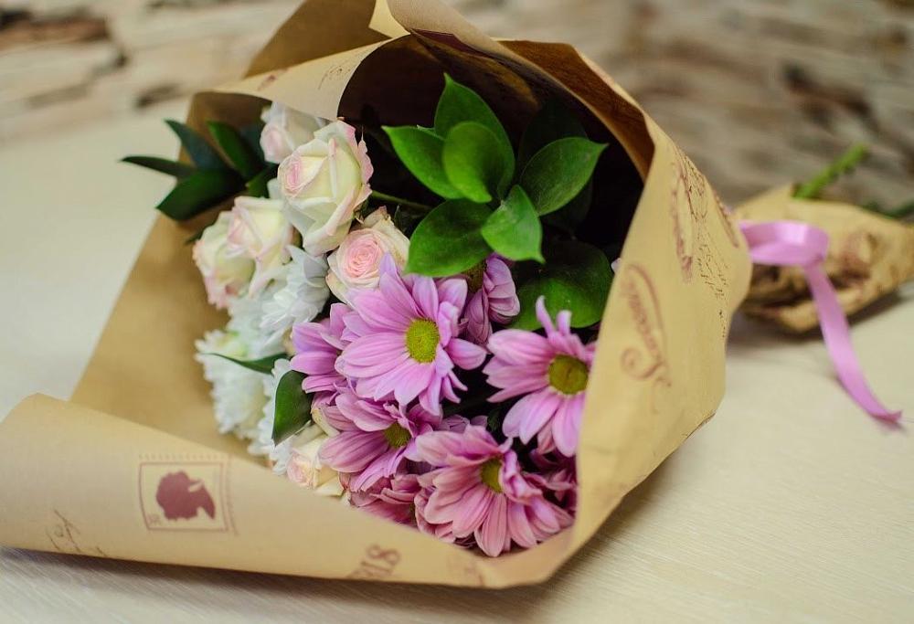 Букет цветов из: Розы и Хризантемы в Белогорье