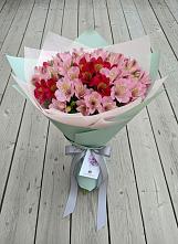 Букет цветов из:  Альстромерии в Белогорье