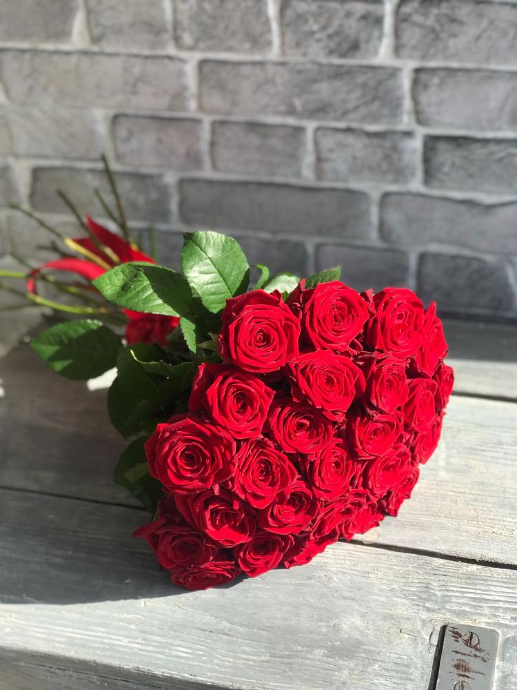 Букет Красные розы Фридом в Белогорье