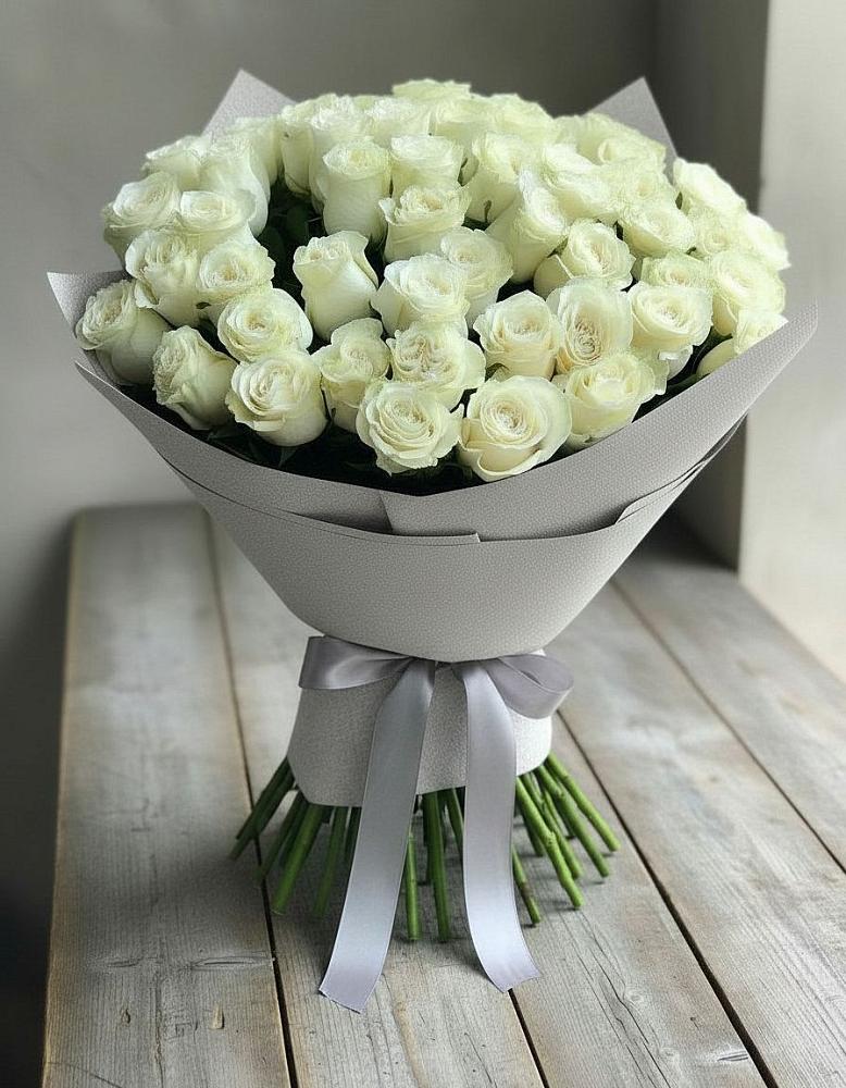 Букет 35 Белых роз в Белогорье