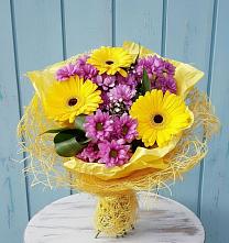 Букет цветов из:  Хризантемы и Герберы в Белогорье