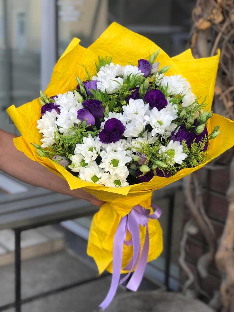 Букет цветов из: Ирисы, Хризантемы и Ромашки в Белогорье