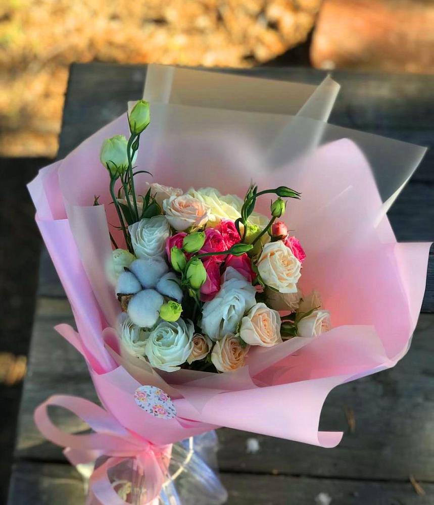 Букет цветов из: Розы и Лизиантусы в Белогорье