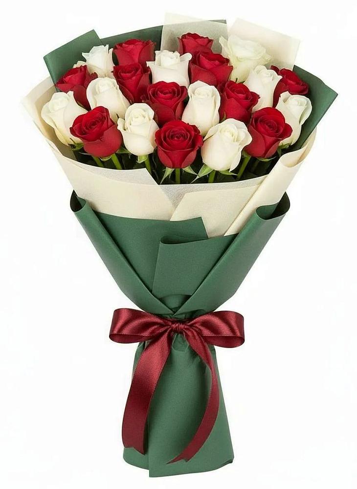 Букет Микс из красных и белых роз в Белогорье