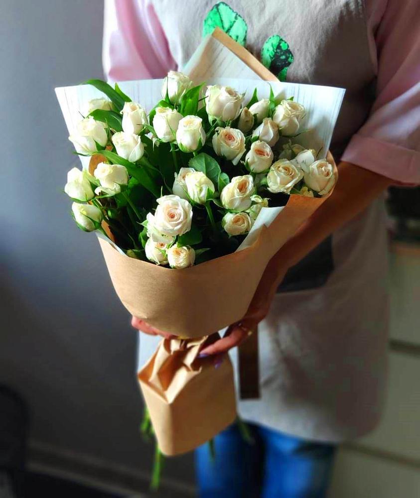 Букет цветов из: Розы в Белогорье