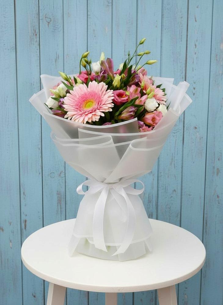 Букет цветов из: Герберы, Альстромерии и Лизиантусы в Белогорье