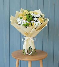 Букет цветов из:  Хризантемы и Розы в Белогорье