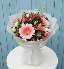Букет цветов из:  Герберы, Альстромерии и Лизиантусы #REPLACE_PRED# Белогорье