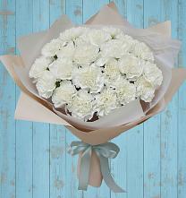Букет цветов из:  Гвоздики в Белогорье