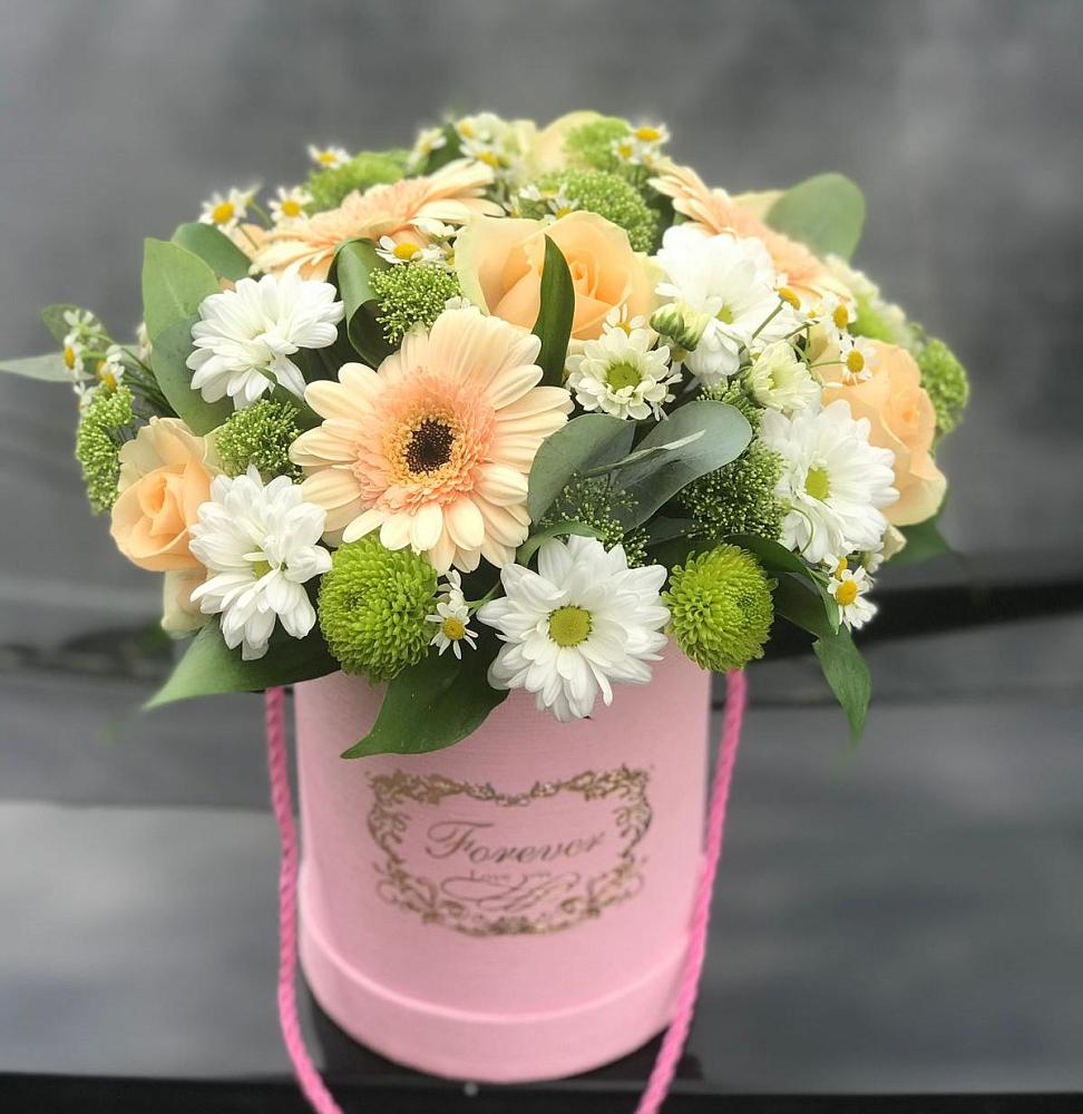 Цветочная композиция из Розы, Герберы и Хризантемы в шляпной коробке в Белогорье