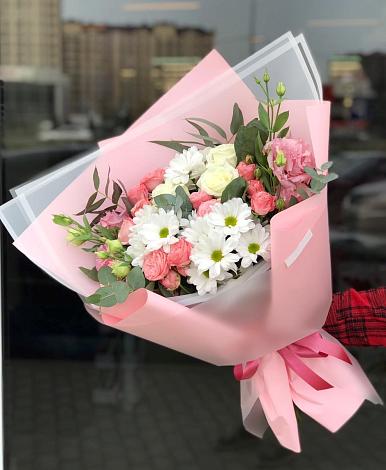 Букет цветов из: Розы, Лизиантусы и Хризантемы в Белогорье
