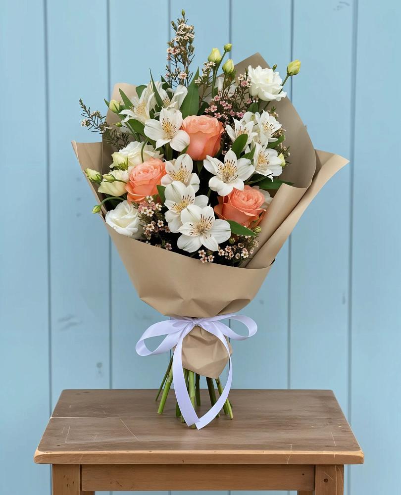 Букет цветов из: Альстромерии, Лизиантусы, Розы и Хризантемы в Белогорье
