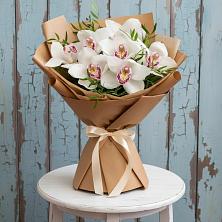 Букет цветов из:  Орхидеи и Розы в Белогорье
