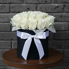 Цветочная композиция из Розы в шляпной коробке в Белогорье